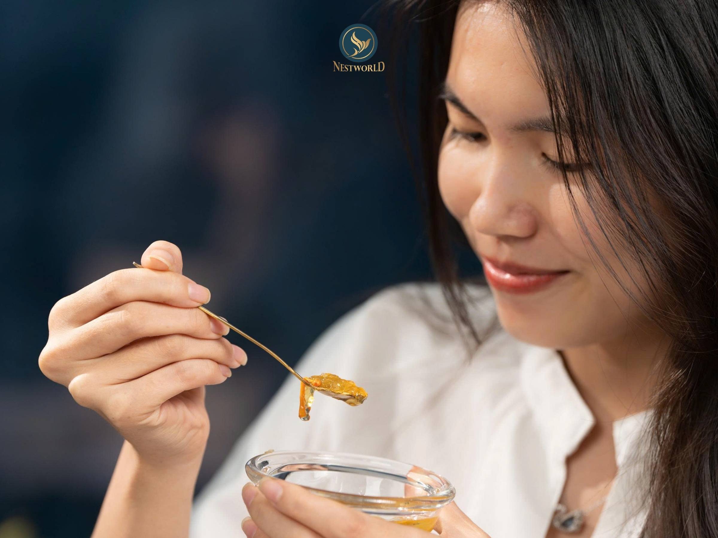 Ăn yến sào vào buổi tối trước khi đi ngủ 30 - 45 phút