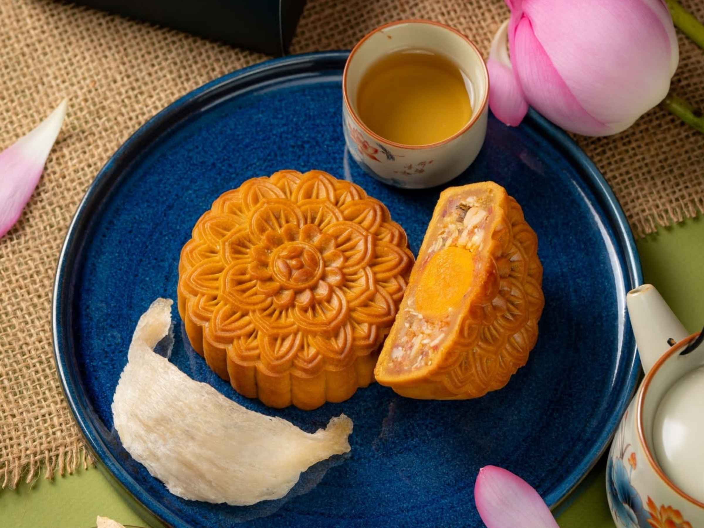 Bánh Trung Thu Yến Sào Thập Cẩm Gà Quay Dăm Bông