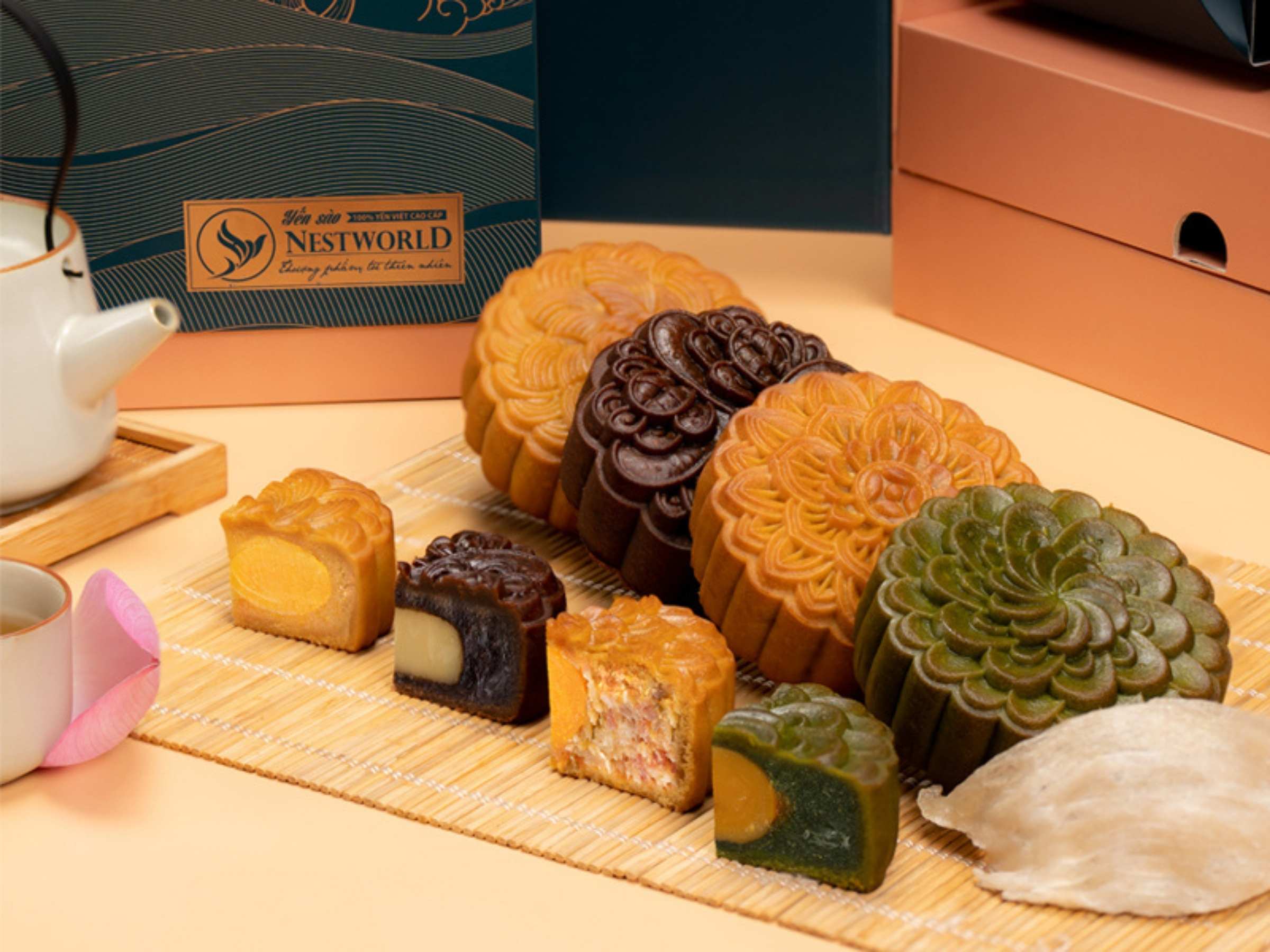 Hương vị bánh trung thu yến sào đa dạng