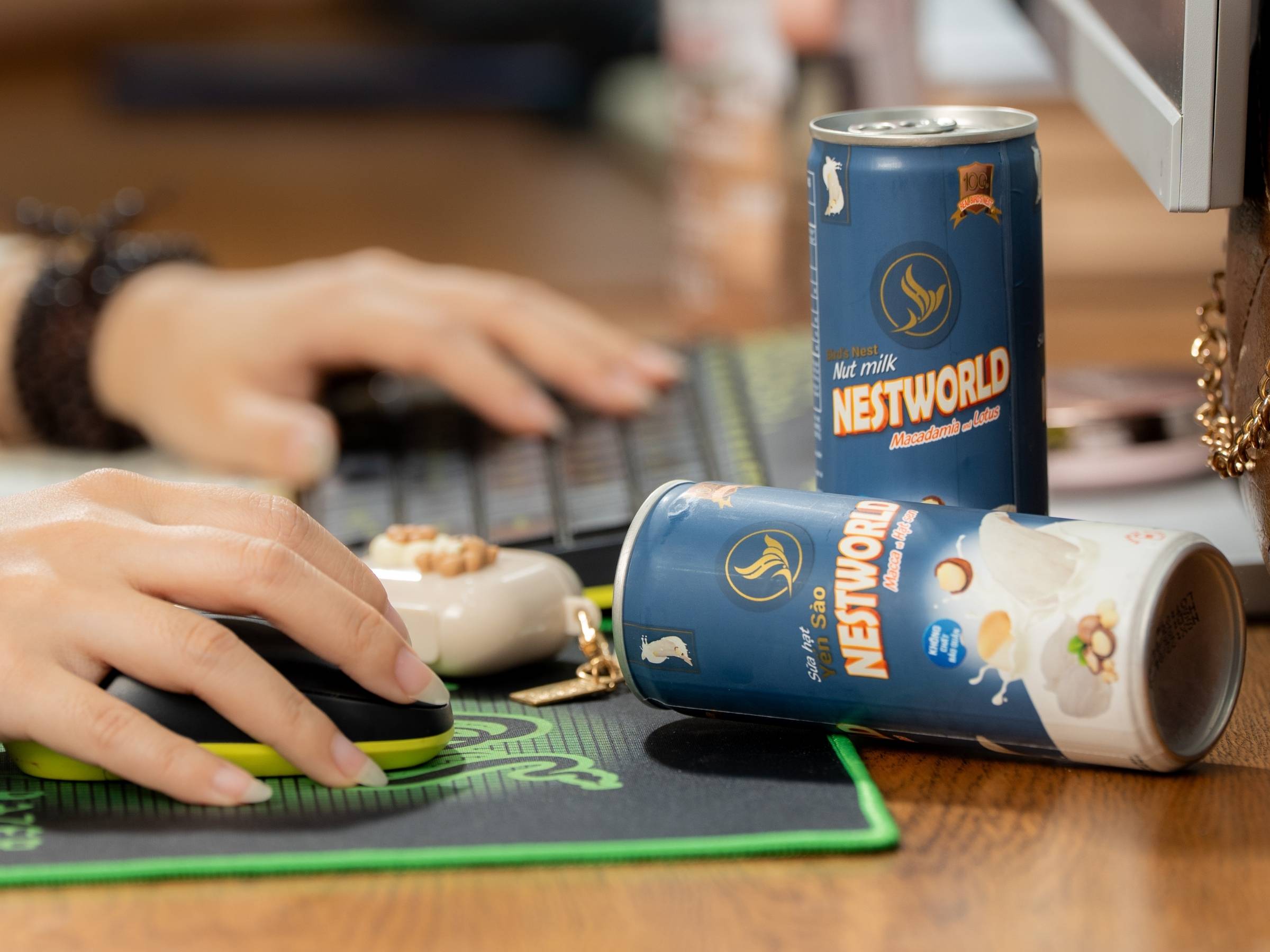Sữa hạt yến sào Nestworld macca và hạt sen