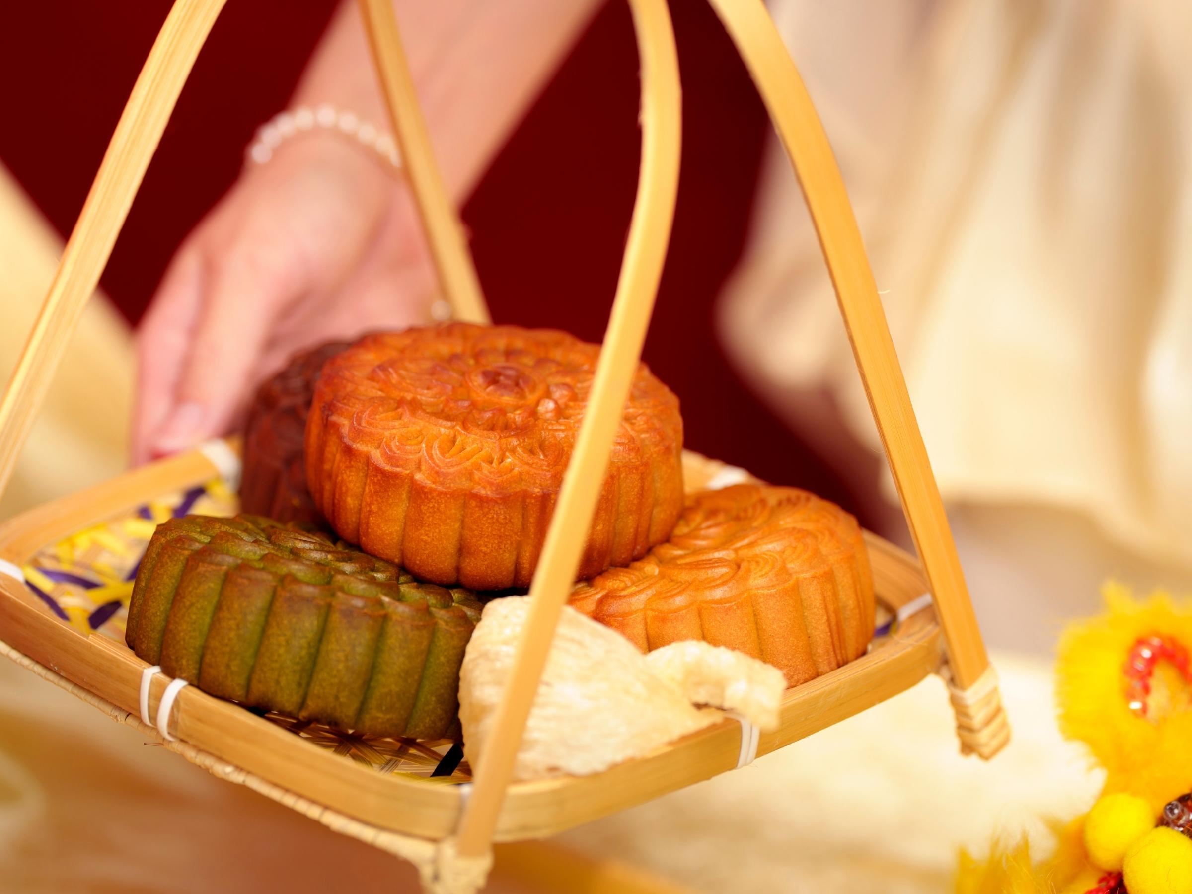 Vì sao bánh trung thu cao cấp được ưa chuộng làm quà biếu?