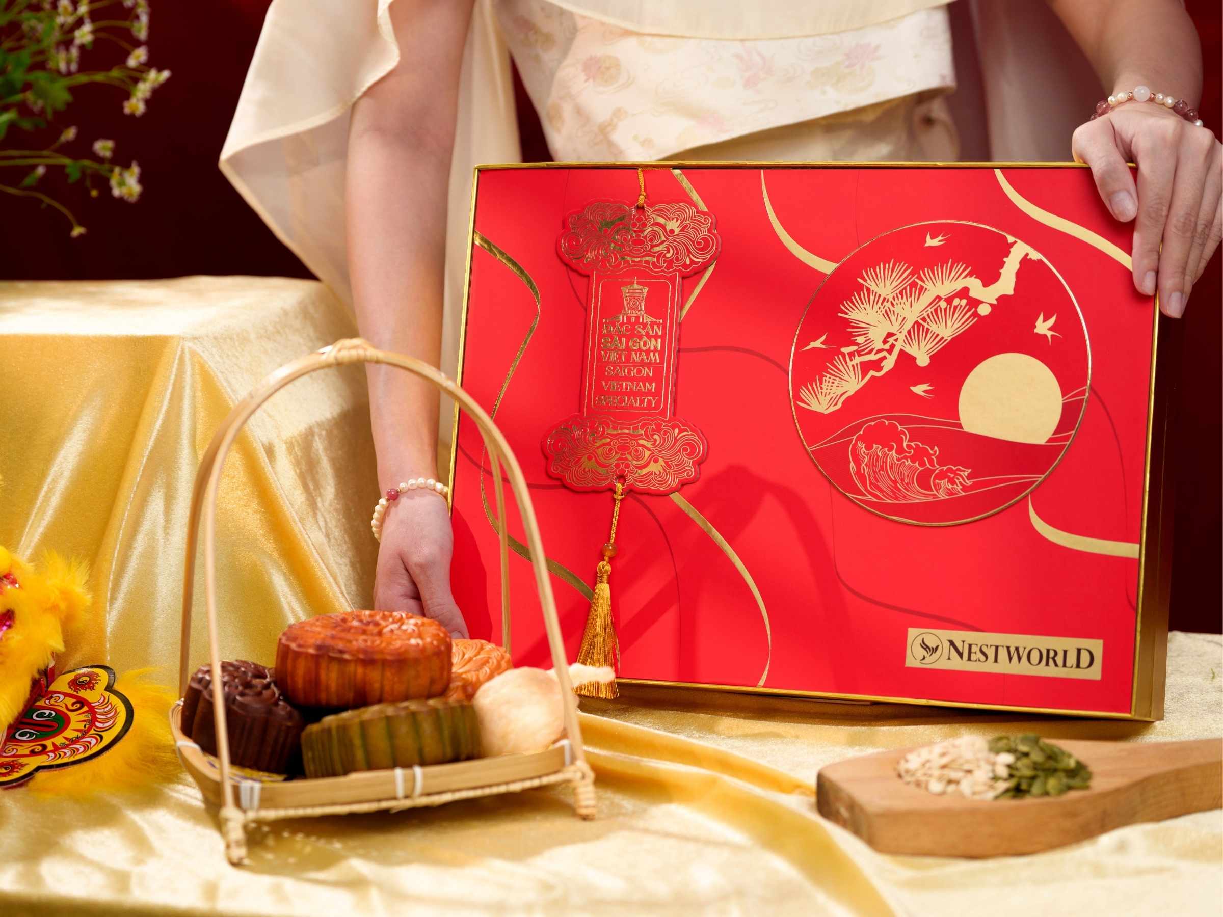 Kiểm tra nguồn gốc và thông tin nhà sản xuất bánh